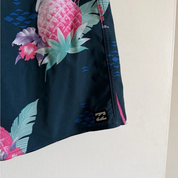 Billabong Boys Sundays Pro Boardshort size 27 EUC - Picture 7 of 10